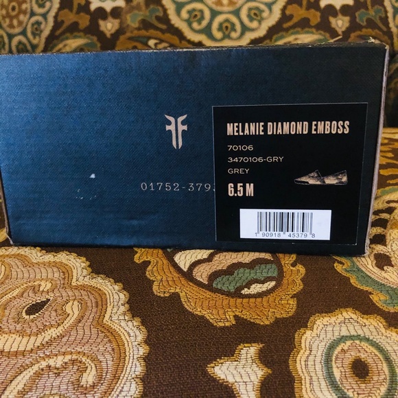 Frye Melanie Diamond Emboss Slip-Ons BNIB - Picture 4 of 8